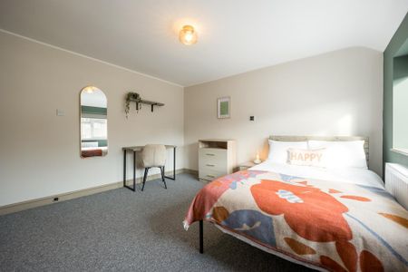 1 bedroom in a house share to rent - Photo 3