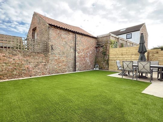 2 bedroom house to rent - Photo 1