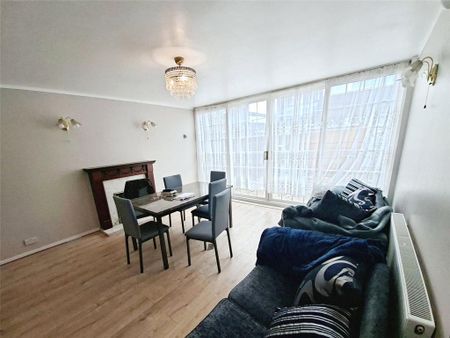 4 bedroom terraced house to rent - Photo 3
