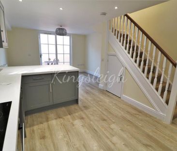 2 bedroom terraced house to rent - Photo 4