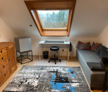 Möblierte Dachgeschoss Wohnung - Foto 1