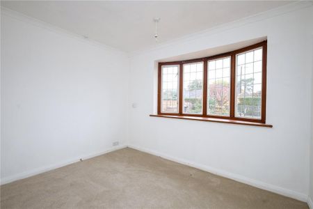 4 bedroom detached house to rent - Photo 4