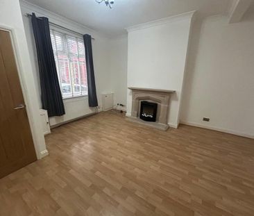 2 bedroom end of terrace house to rent - Photo 1