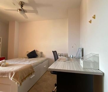 Carrer del Duc de Mandas, Valencia, Valencian Community 46019 - Photo 5