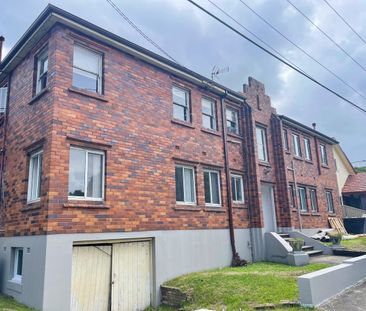 Bright & Spacious 2 Bedroom Unit - Photo 4