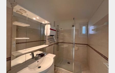 Location Maison de village Meublée rénové(e) Marseillan - Photo 3