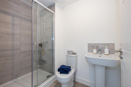 4 bedroom semi-detached house to rent - Photo 5