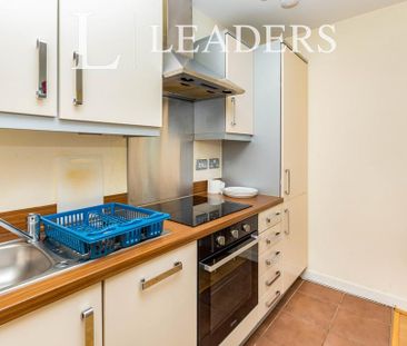 Studio to rent - Photo 5