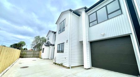 Brand New Spacious 4-Bedroom Family Home in Pr... - Photo 3