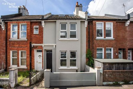 6 bedroom terraced house to rent - Photo 4