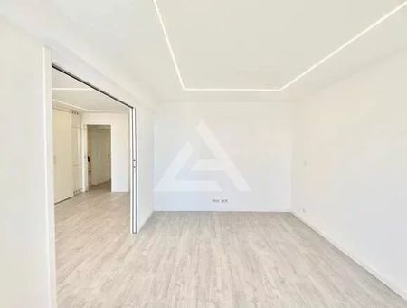 Location Appartement 4 pièces 78m² BEAUSOLEIL 06240 - Photo 3