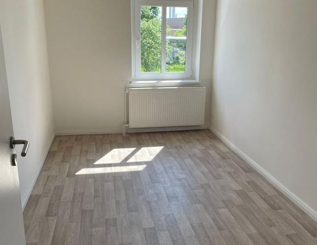 ruhige und helle 3 Zimmerwohnung, zentral gelegen / Dessau-Roßlau - Foto 1