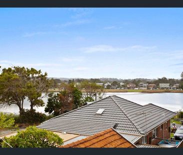 Bright and sunny two bedroom apartment - Photo 4