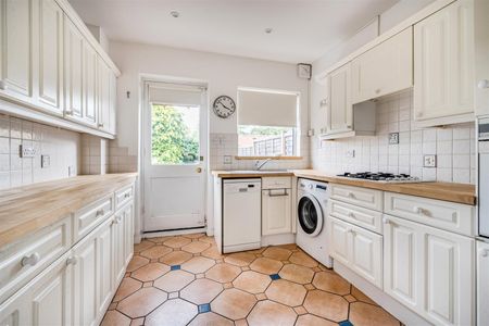 3 bedroom house - end terrace - Photo 5