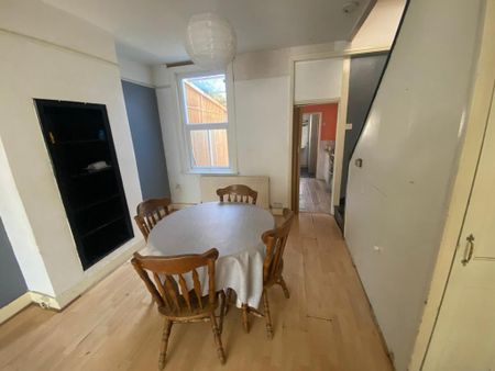 2 bedroom terraced house to rent - Photo 3