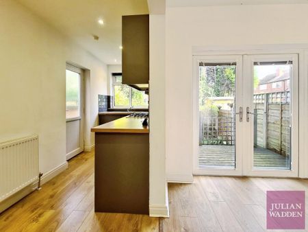 3 bedroom semi-detached house to rent - Photo 3