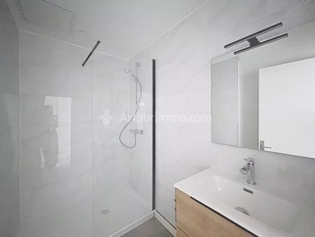 Location Appartement 3 pièces 60m² VEYRE MONTON 63960 - Photo 3
