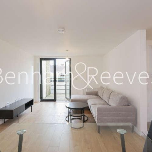 Shepherd Court, Canary Wharf, E14 - Photo 1