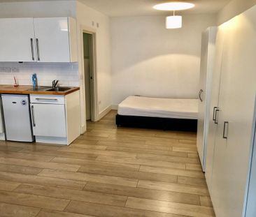 Studio to rent - Photo 4