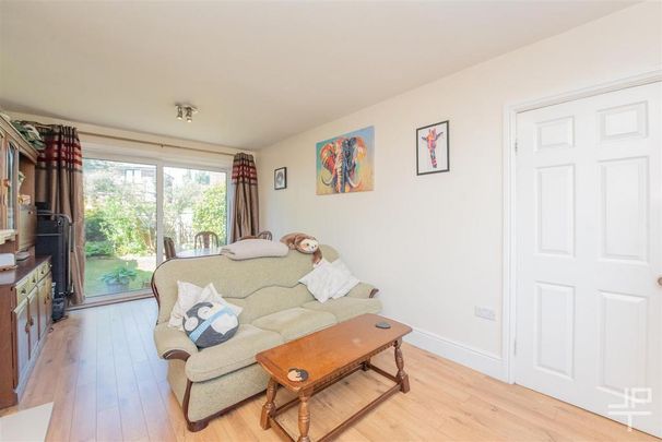 3 bedroom semi-detached house to rent - Photo 1