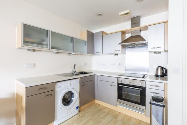 1 Bed Flat - Photo 1