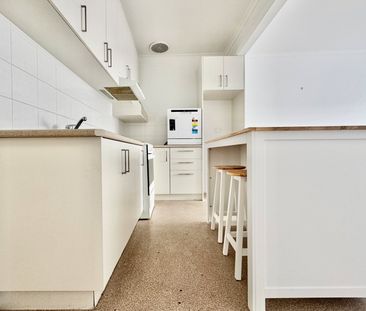 Low-Maintenance Bliss in a North Geelong Hotspot - Pets Welcome! - Photo 1