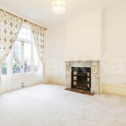 2 Bedroom, 1 bath, 1 reception Flat - Photo 1