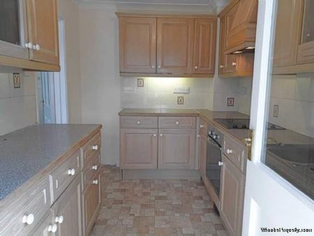 3 bedroom property to rent in Woodbridge - Photo 4