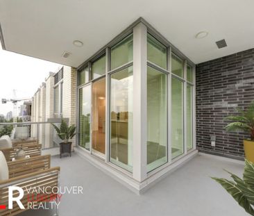 Penthouse in Vancouver West Side, BC - Photo 3
