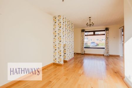 3 bed mid-terraced house to rent in Pembroke Place, Cwmbran, NP44 - Photo 4