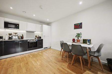 2 Bed Flat, Tinderbox House, SE8 - Photo 4