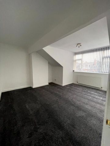 2 Bed Terraced House, Arthington View, LS10 - Photo 3