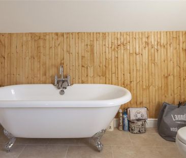 4 bedroom semi-detached house to rent - Photo 1