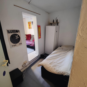 kamer 7 - 18 m2 - afzonderlijke slaapruimte - Baudelostraat 65 - Photo 2