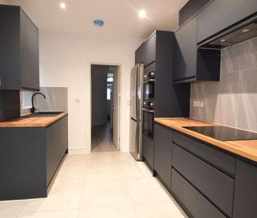 Bebbington Road, London, SE18 - Photo 3