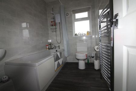 2 bedroom terraced house to rent - Photo 2