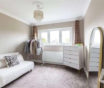 Cranborne Gardens, Upminster, RM14 - Photo 3