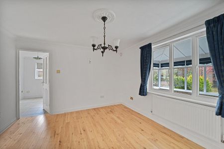 4 bedroom detached house to rent - Photo 2