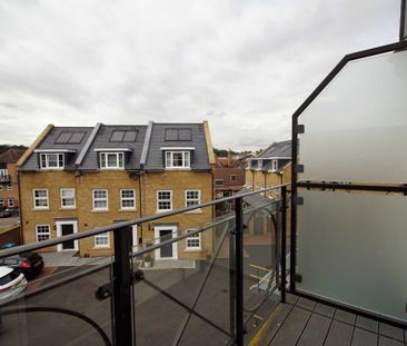 2 bed Flat for rent - Photo 4