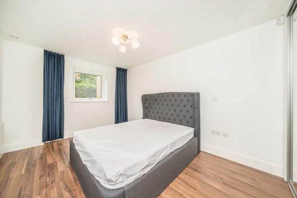 Roehampton Lane - Photo 1