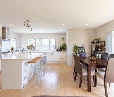 Exceptional 4-Bedroom Family Home in Mt Wellington - Photo 2