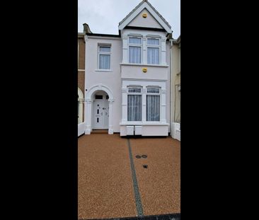 2 Bed Flat, Kimberley Avenue, IG2 - Photo 5