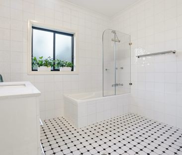 Stylish, Light-Filled Villa with Modern Updates & Outdoor Living - Photo 4