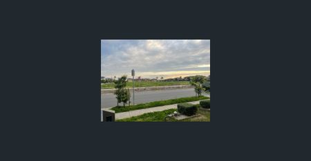 Modern Four Bedroom Home - Photo 4