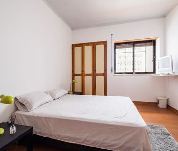 Apartamento T1 para arrendamento com móveis, localizado no Estoril - Photo 3