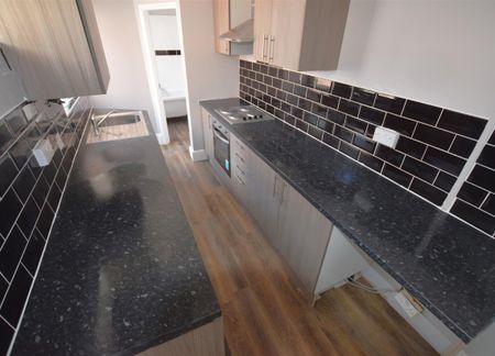 2 bedroom house - terraced to rent - Photo 3