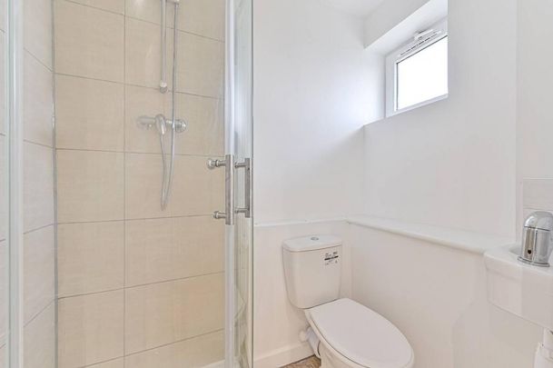 3 bedroom flat to rent - Photo 1