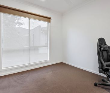 2/13 Leila Court, Thomastown VIC 3074 - Photo 2