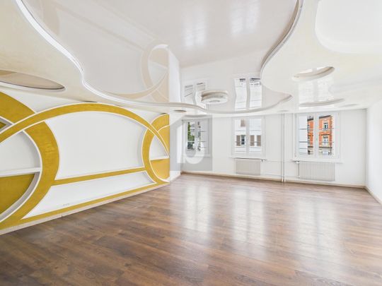 EXCLUSIVE AND FRESHLY RENOVATED - Photo 1