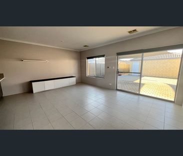 4 Cheyne Way, Caversham, WA 6055 - Photo 2